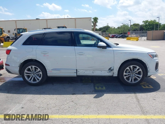 2025 Audi Q7 Premium Plus with VIN WA1LVBF70SD014968, listed as a IAAI auction lot 41787534 with 7,568 mi miles and . Bid and sale history available at DreamBid. Image 13.