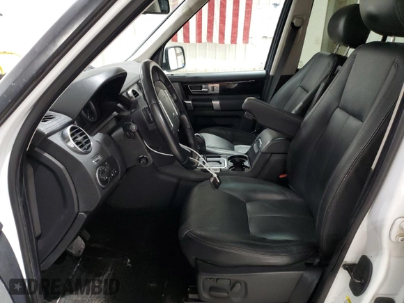 2011 Land Rover LR4 Lux with VIN SALAK2D46BA585602, listed as a Copart auction lot 54213545 with 200,777 mi miles and Salvage title. Bid and sale history available at DreamBid. Image 7.