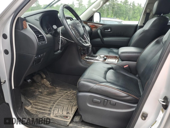 2018 Nissan Armada SL z VIN JN8AY2NC5J9553496, wystawiony jako Copart lot #61430915 z przebiegiem 150 506 mil mil oraz Czysty tytuł • Clean title. Historia ofert i sprzedaży dostępna na DreamBid. Obrazek 7.