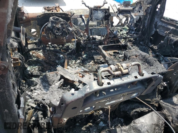 2019 Ford F-150 XL z VIN 1FTEW1E54KFA64007, wystawiony jako Copart lot #56282205 z przebiegiem Nie podano mil oraz Nie do naprawy • Non repairable. Historia ofert i sprzedaży dostępna na DreamBid. Obrazek 8.