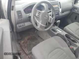 2014 Nissan Frontier S z VIN 1N6BD0CT5EN767305, wystawiony jako Copart lot #58422855 z przebiegiem 141 378 mil mil oraz Czysty tytuł • Clean title. Historia ofert i sprzedaży dostępna na DreamBid. Obrazek 8.