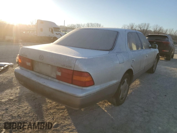 1998 Lexus LS 400 z VIN JT8BH28F7W0101596, wystawiony jako Copart lot #42779415 z przebiegiem 278 995 mil mil oraz Szkoda całkowita • Salvage title. Historia ofert i sprzedaży dostępna na DreamBid. Obrazek 3.