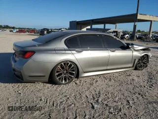 2021 BMW 7 Series 740i z VIN WBA7T2C08MCG07068, wystawiony jako Copart lot #83335054 z przebiegiem Nie podano mil oraz Czysty tytuł • Clean title. Historia ofert i sprzedaży dostępna na DreamBid. Obrazek 3.