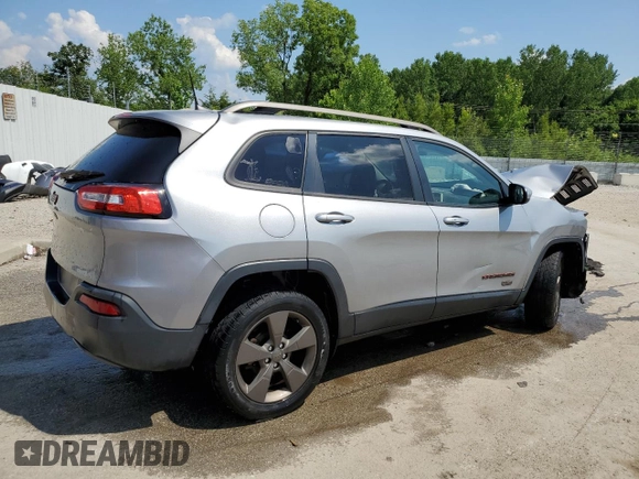 2016 Jeep Cherokee Latitude with VIN 1C4PJLCBXGW290992, listed as a Copart auction lot 62168135 with 139,160 mi miles and Non repairable. Bid and sale history available at DreamBid. Image 3.