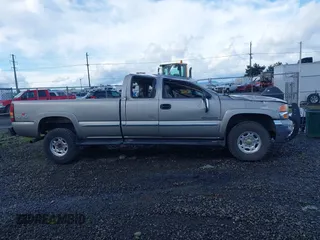 2000 GMC Sierra 2500 SLE z VIN 1GTGK29U7YE380284, wystawiony jako IAAI lot #41965443 z przebiegiem 189 831 mil mil oraz . Historia ofert i sprzedaży dostępna na DreamBid. Obrazek 13.
