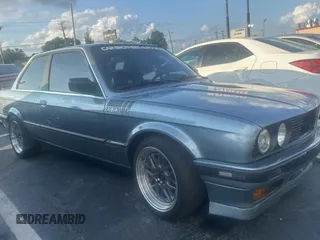 1989 BMW 3 Series 325is z VIN WBAAA2306K4259822, wystawiony jako Copart lot #60571445 z przebiegiem 125 750 mil mil oraz Czysty tytuł • Clean title. Historia ofert i sprzedaży dostępna na DreamBid. Obrazek 1.