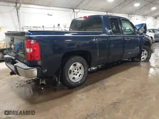 2010 Chevrolet Silverado 1500 LT with VIN 1GCSKSE33AZ180699, listed as a IAAI auction lot 41455632 with 154,659 mi miles. Bid and sale history available at carsss.com. Image 4.