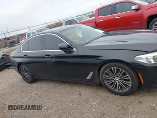 2019 BMW 5 Series 530i z VIN WBAJA5C52KWW06869, wystawiony jako IAAI lot #41494078 z przebiegiem 71 415 mil mil oraz . Historia ofert i sprzedaży dostępna na DreamBid. Obrazek 13.