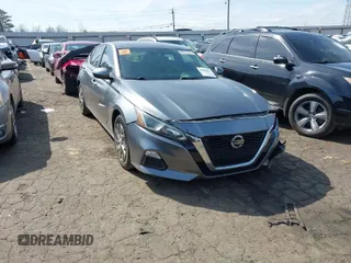2020 Nissan Altima 2.5 S with VIN 1N4BL4BV5LC204723, listed as a IAAI auction lot 41794841 with 170,043 mi miles. Bid and sale history available at carsss.com. Image 1.