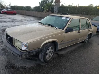 1991 Volvo 740 with VIN YV1FA8746M2513630, listed as a Copart auction lot 44464865 with 221,431 mi miles and Salvage Title. Bid and sale history available at carsss.com. Image 1.
