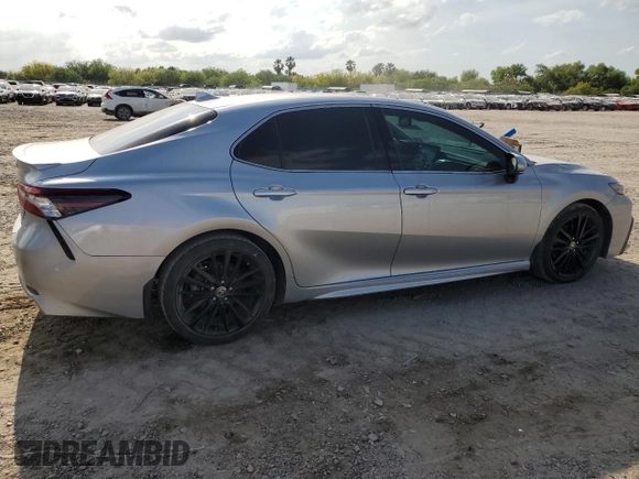 2022 Toyota Camry Hybrid XSE z VIN 4T1K31AK2NU571829, wystawiony jako Copart lot #52363675 z przebiegiem 52 918 mil mil oraz Szkoda całkowita • Salvage title. Historia ofert i sprzedaży dostępna na DreamBid. Obrazek 3.