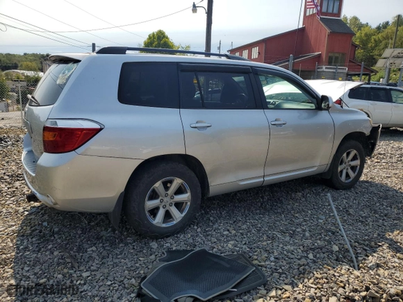 2010 Toyota Highlander with VIN 5TDBK3EH1AS032389, listed as a Copart auction lot 69940654 with 121,001 mi miles and Salvage Title. Bid and sale history available at carsss.com. Image 3.