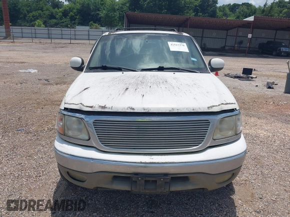 2000 Ford Expedition Eddie Bauer с VIN 1FMEU17L3YLB95565, выставлен на аукционе IAAI как лот 42517370 с пробегом Не указан миль и . История ставок и продаж доступна на DreamBid. Изображение 12.