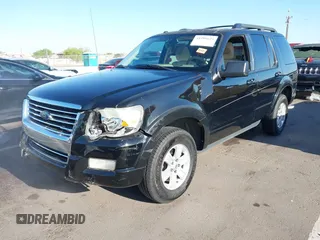 2010 Ford Explorer XLT z VIN 1FMEU6DE6AUA59210, wystawiony jako IAAI lot #41999624 z przebiegiem 131 373 mil mil oraz . Historia ofert i sprzedaży dostępna na DreamBid. Obrazek 17.