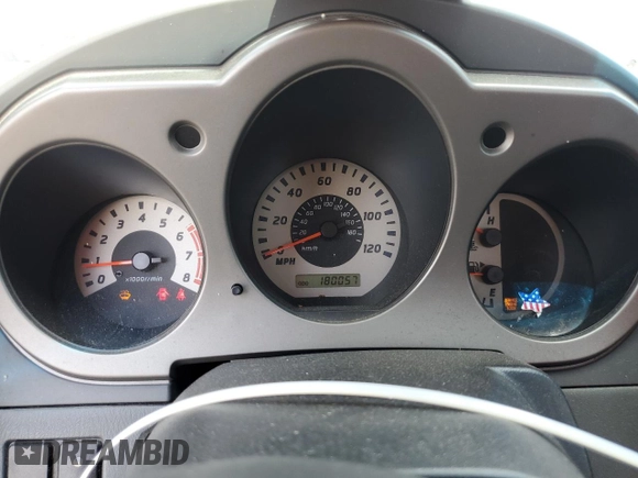 2004 Nissan Xterra XE z VIN 5N1ED28T04C659829, wystawiony jako Copart lot #57633085 z przebiegiem 180 057 mil mil oraz Szkody całkowita. Historia ofert i sprzedaży dostępna na DreamBid. Obrazek 9.