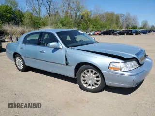 2006 Lincoln Town Car Signature z VIN 1LNHM81W36Y622915, wystawiony jako Copart lot #56097935 z przebiegiem 151 366 mil mil oraz Czysty tytuł • Clean title. Historia ofert i sprzedaży dostępna na DreamBid. Obrazek 4.