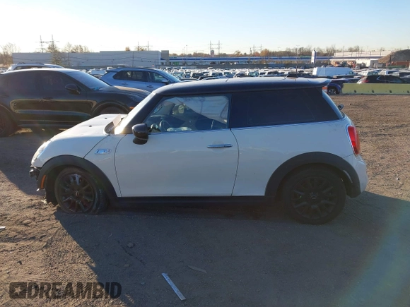 2020 MINI Hardtop Cooper S z VIN WMWXR5C00L2L49498, wystawiony jako IAAI lot #40679562 z przebiegiem 48 387 mil mil oraz . Historia ofert i sprzedaży dostępna na DreamBid. Obrazek 14.