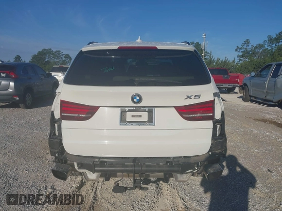 2015 BMW X5 xDrive35i z VIN 5UXKR0C5XF0P00041, wystawiony jako IAAI lot #42291641 z przebiegiem 73 109 mil mil oraz . Historia ofert i sprzedaży dostępna na DreamBid. Obrazek 17.