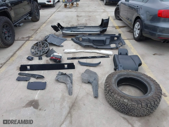 2019 Toyota 4Runner SR5 with VIN JTEBU5JR6K5725188, listed as a IAAI auction lot 41387925 with 96,544 mi miles. Bid and sale history available at carsss.com. Image 12.