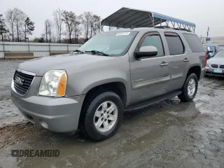 2007 GMC Yukon SLE with VIN 1GKFK13017J106357, listed as a Copart auction lot 84401114 with 279,899 mi miles and Salvage Title. Bid and sale history available at carsss.com. Image 1.