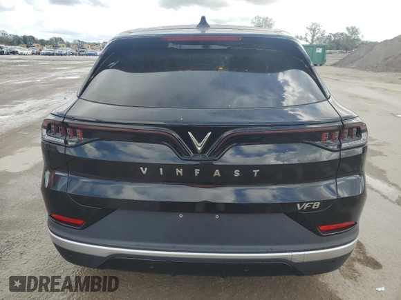 2024 VinFast VF 8 Plus z VIN RLLV1AFA7RH004799, wystawiony jako Copart lot #79730274 z przebiegiem Nie podano mil oraz Szkoda całkowita • Salvage title. Historia ofert i sprzedaży dostępna na DreamBid. Obrazek 6.