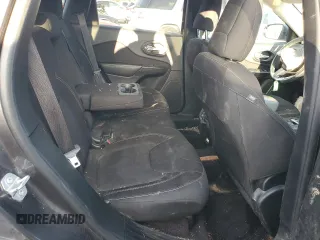 2016 Jeep Cherokee 75th Anniversary с VIN 1C4PJLCB9GW377119, выставлен на аукционе Copart как лот 49912325 с пробегом 147 919 миль миль и Списание • Salvage title. История ставок и продаж доступна на DreamBid. Изображение 10.