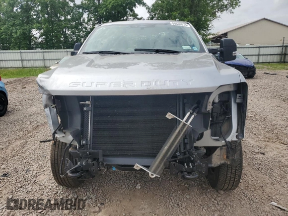 2024 Ford F-250 XL z VIN 1FTBF2BA2REE51567, wystawiony jako Copart lot #59839015 z przebiegiem 8 849 mil mil oraz Szkoda całkowita • Salvage title. Historia ofert i sprzedaży dostępna na DreamBid. Obrazek 5.