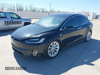 2017 Tesla Model X 90D z VIN 5YJXCAE28HF059140, wystawiony jako IAAI lot #41648518 z przebiegiem Nie podano mil oraz . Historia ofert i sprzedaży dostępna na DreamBid. Obrazek 18.