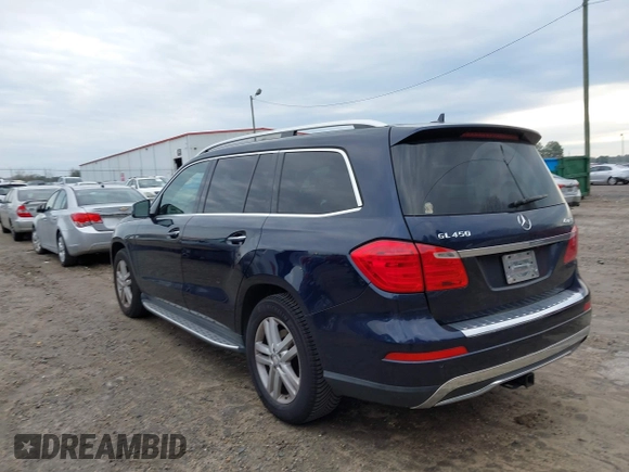 2015 Mercedes-Benz GL-Class GL 450 with VIN 4JGDF6EE9FA513009, listed as a IAAI auction lot 41311164 with 121,185 mi miles. Bid and sale history available at carsss.com. Image 3.