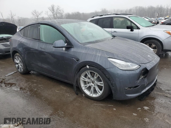 2021 Tesla Model Y Long Range with VIN 5YJYGDEE6MF233771, listed as a Copart auction lot 84473294 with 0 mi miles and Salvage Title. Bid and sale history available at carsss.com. Image 4.