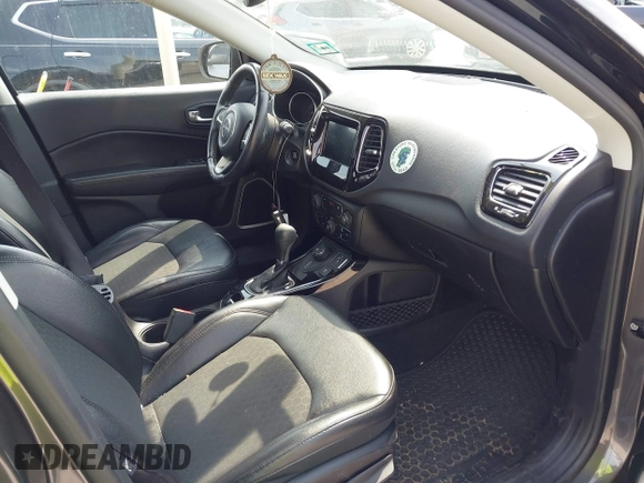 2018 Jeep Compass Latitude with VIN 3C4NJDBB1JT402381, listed as a IAAI auction lot 41844313 with 67,918 mi miles and . Bid and sale history available at DreamBid. Image 5.