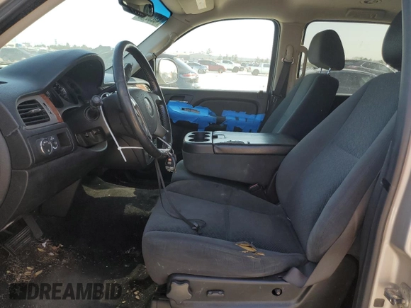 2008 GMC Yukon XL SLT 4SB with VIN 1GKFC16018R226137, listed as a Copart auction lot 48208105 with 221,270 mi miles and Clean Title. Bid and sale history available at carsss.com. Image 7.