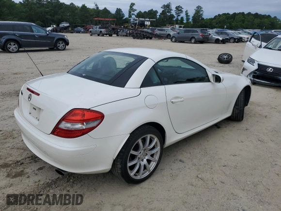 2005 Mercedes-Benz SLK 230/320 with VIN WDBWK56F75F054914, listed as a Copart auction lot 57760195 with 113,151 mi miles and Salvage title. Bid and sale history available at DreamBid. Image 3.