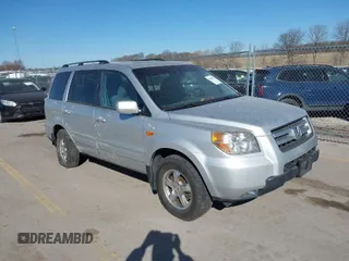 2008 Honda Pilot SE with VIN 5FNYF28398B002015, listed as a IAAI auction lot 41808545 with 286,622 mi miles and . Bid and sale history available at DreamBid. Image 1.