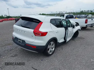 2019 Volvo XC40 Momentum z VIN YV4AC2HK7K2107905, wystawiony jako IAAI lot #40556146 z przebiegiem Nie podano mil oraz . Historia ofert i sprzedaży dostępna na DreamBid. Obrazek 4.