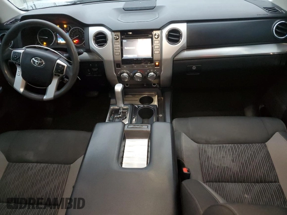 2017 Toyota Tundra SR5 z VIN 5TFRW5F19HX216001, wystawiony jako Copart lot #83469664 z przebiegiem 88 905 mil mil oraz Szkoda całkowita • Salvage title. Historia ofert i sprzedaży dostępna na DreamBid. Obrazek 8.
