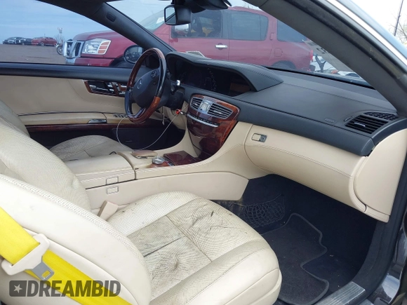 2007 Mercedes-Benz CL-Class 5.5L V8 with VIN WDDEJ71X97A002508, listed as a IAAI auction lot 42073932 with 121,008 mi miles. Bid and sale history available at carsss.com. Image 5.