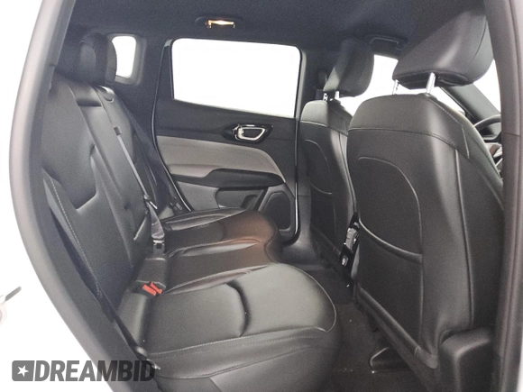 2025 Jeep Compass Limited z VIN 3C4NJDCN9ST507387, wystawiony jako Copart lot #62530215 z przebiegiem 9 049 mil mil oraz Czysty tytuł • Clean title. Historia ofert i sprzedaży dostępna na DreamBid. Obrazek 11.