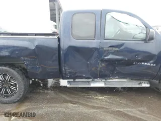 2012 Chevrolet Silverado 1500 LT with VIN 1GCRCSE08CZ273769, listed as a IAAI auction lot 41839889 with 156,424 mi miles. Bid and sale history available at carsss.com. Image 6.