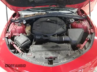2018 Chevrolet Camaro 1LT z VIN 1G1FB1RS1J0110368, wystawiony jako IAAI lot #41972917 z przebiegiem 104 105 mil mil oraz . Historia ofert i sprzedaży dostępna na DreamBid. Obrazek 10.