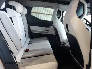 2023 Fisker Ocean One z VIN VCF1ZBU21PG004920, wystawiony jako Copart lot #71388614 z przebiegiem 7629 mil mil oraz Tytuł czysty. Historia ofert i sprzedaży dostępna na DreamBid. Obrazek 10.