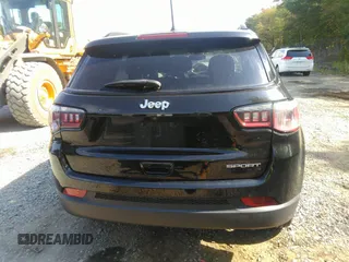 2018 Jeep Compass Sport with VIN 3C4NJCABXJT326364, listed as a IAAI auction lot 40289629 with 68,896 mi miles. Bid and sale history available at carsss.com. Image 16.