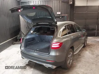 2019 Mercedes-Benz GLC 300 z VIN WDC0G4KB5KV118403, wystawiony jako IAAI lot #42163209 z przebiegiem 51 757 mil mil oraz . Historia ofert i sprzedaży dostępna na DreamBid. Obrazek 4.