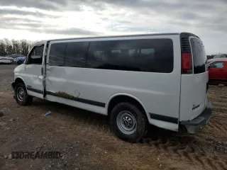 2002 Chevrolet Express with VIN 1GAHG39R121100096, listed as a Copart auction lot 84198674 with Not Provided miles and Salvage Title. Bid and sale history available at carsss.com. Image 2.