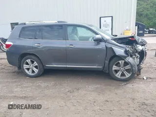 2013 Toyota Highlander Limited z VIN 5TDDK3EH0DS221967, wystawiony jako IAAI lot #42306472 z przebiegiem 198 316 mil mil oraz . Historia ofert i sprzedaży dostępna na DreamBid. Obrazek 14.