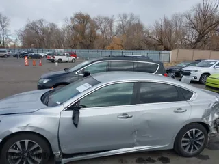 2017 Nissan Altima 2.5 SV with VIN 1N4AL3AP3HC274947, listed as a IAAI auction lot 41041845 with 138,995 mi miles. Bid and sale history available at carsss.com. Image 13.