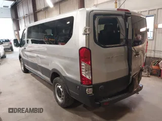 2020 Ford Transit Passenger XL z VIN 1FBAX2Y87LKB00485, wystawiony jako IAAI lot #42188056 z przebiegiem 52 144 mil mil oraz . Historia ofert i sprzedaży dostępna na DreamBid. Obrazek 3.