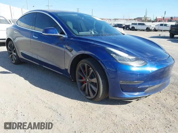 2020 Tesla Model 3 Performance z VIN 5YJ3E1ECXLF641945, wystawiony jako IAAI lot #41337826 z przebiegiem 53 336 mil mil oraz . Historia ofert i sprzedaży dostępna na DreamBid. Obrazek 1.