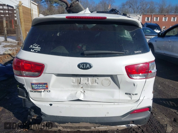 2017 Kia Sorento EX V6 with VIN 5XYPH4A55HG257251, listed as a IAAI auction lot 41406295 with 180,305 mi miles. Bid and sale history available at carsss.com. Image 17.