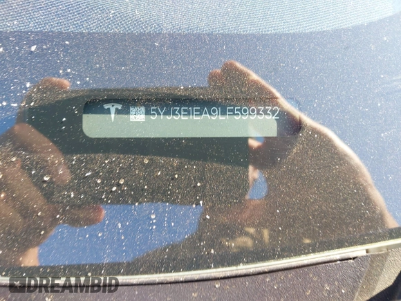 2020 Tesla Model 3 Standard Range Plus z VIN 5YJ3E1EA9LF599332, wystawiony jako IAAI lot #41563213 z przebiegiem Nie podano mil oraz . Historia ofert i sprzedaży dostępna na DreamBid. Obrazek 9.